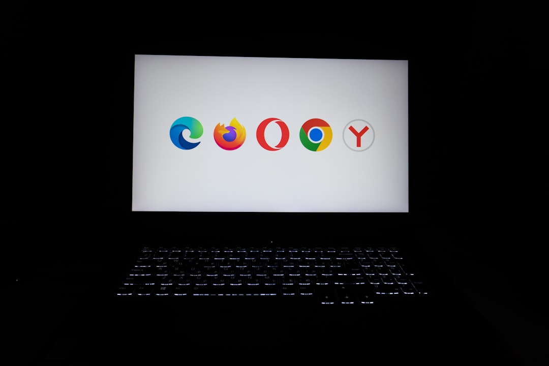 browser-logos-displayed-on-a-laptop-screen-zg5ejidipdk